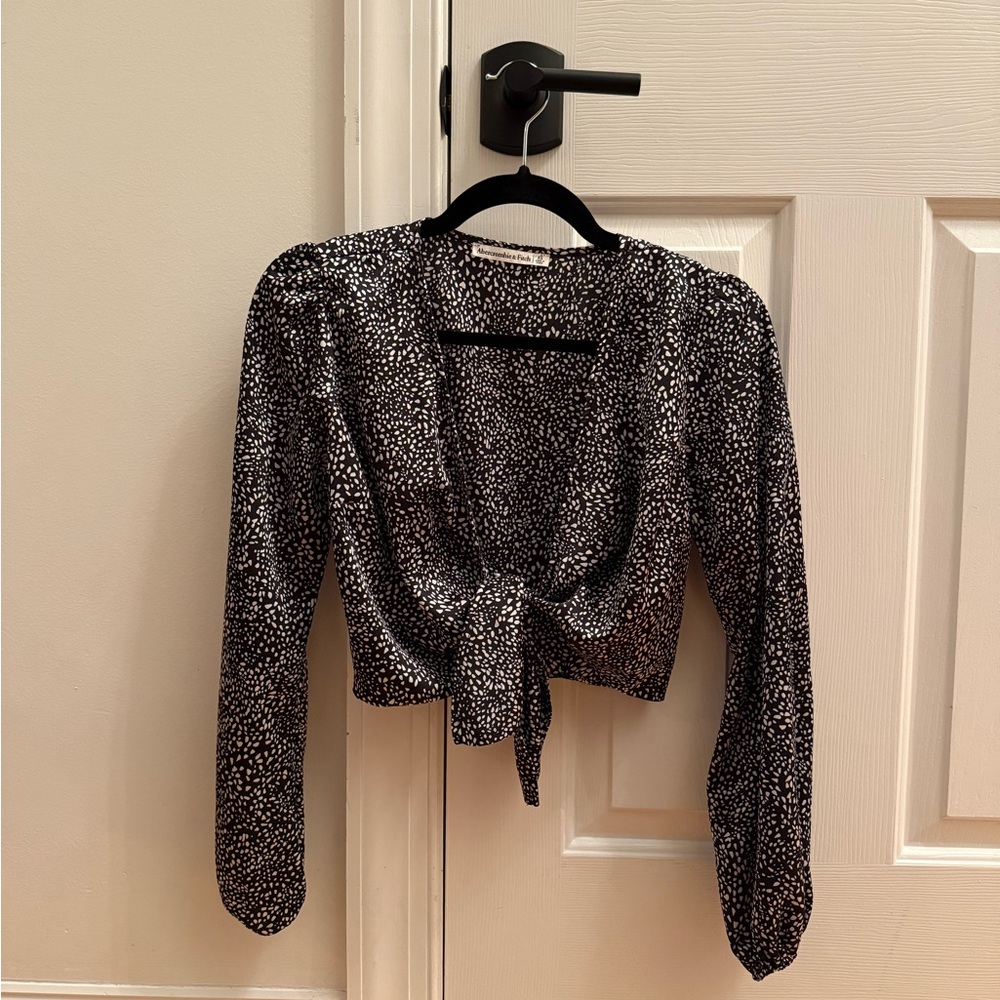 Abercrombie & Fitch Black and White Polkadot Tie Front Cropped Blouse